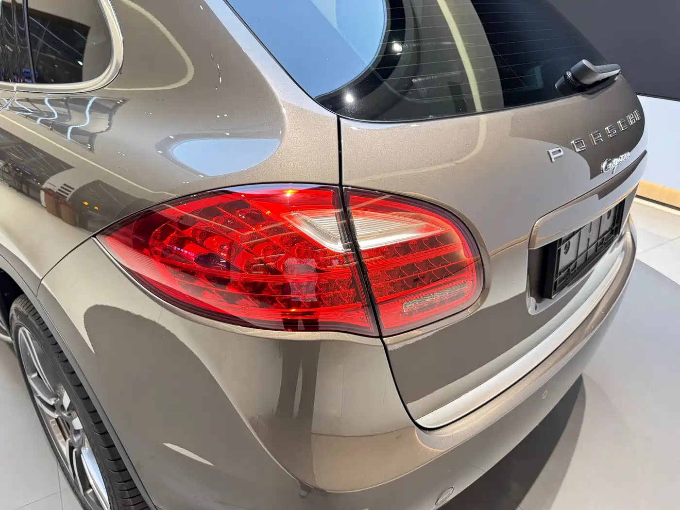Porsche Cayenne 2014 Cayenne Platinum Edition 3.0T фото 27