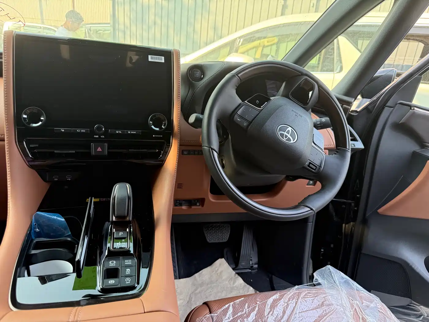 Toyota Vellfire 2025 Crown Hybrid 2.5L Ink Gold Edition фото 7