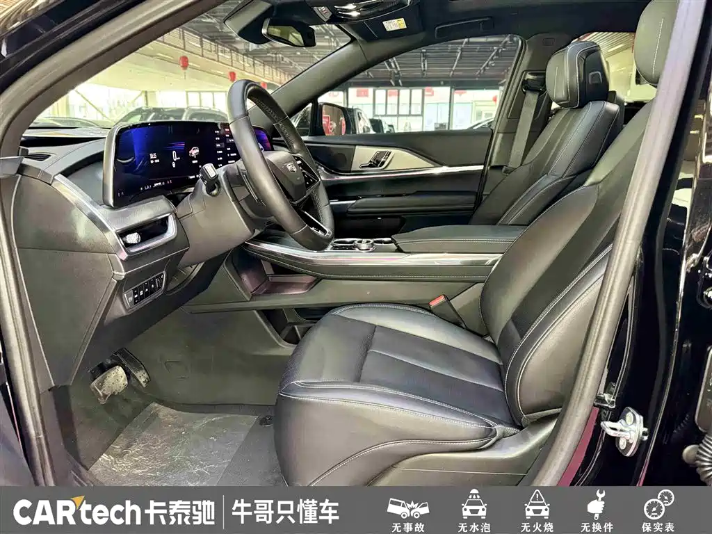 Cadillac XT5 2025 2.0T Luxury фото 18