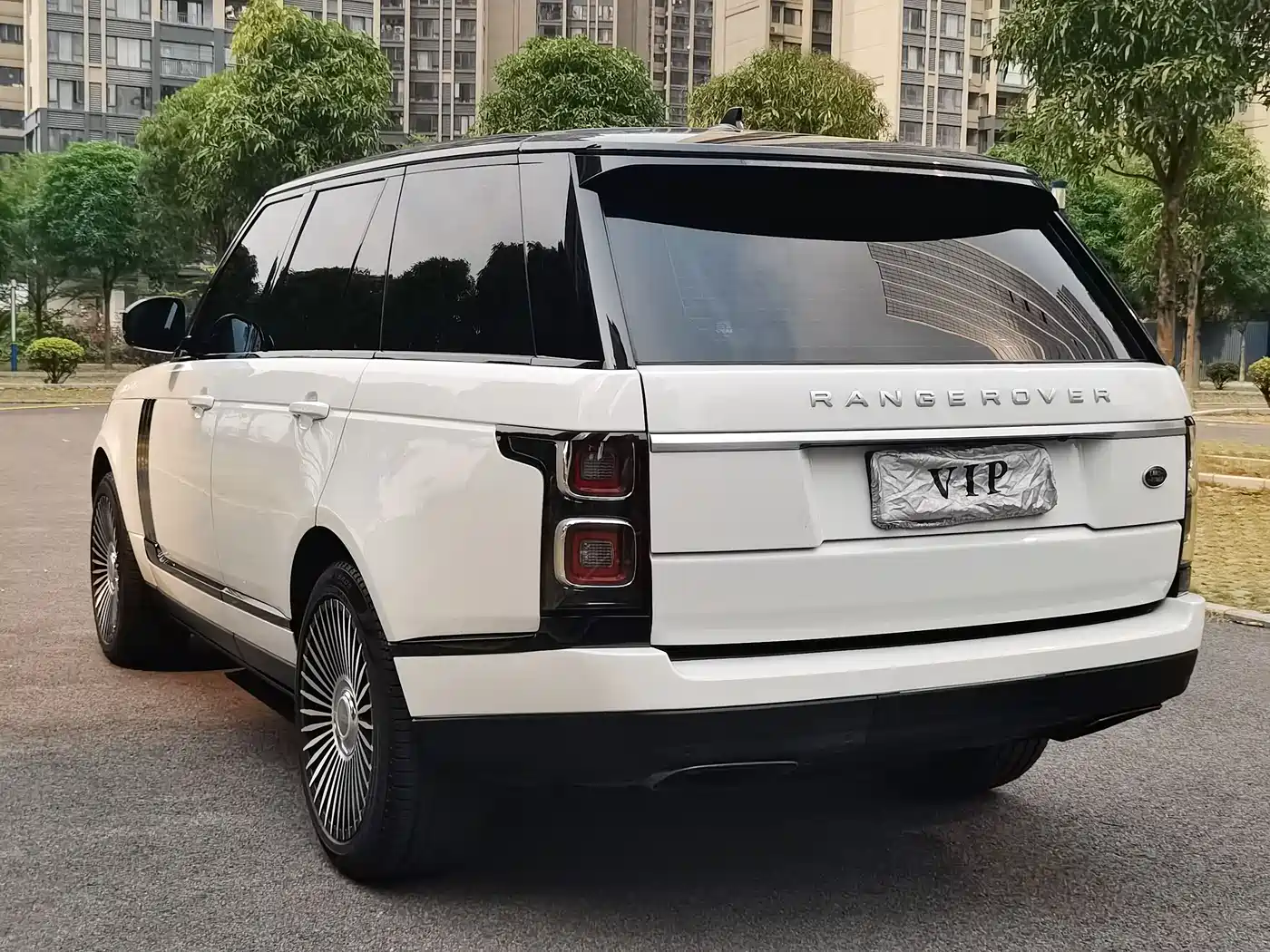 Land Rover Range Rover 2015 3.0 TDV6 Vogue фото 18