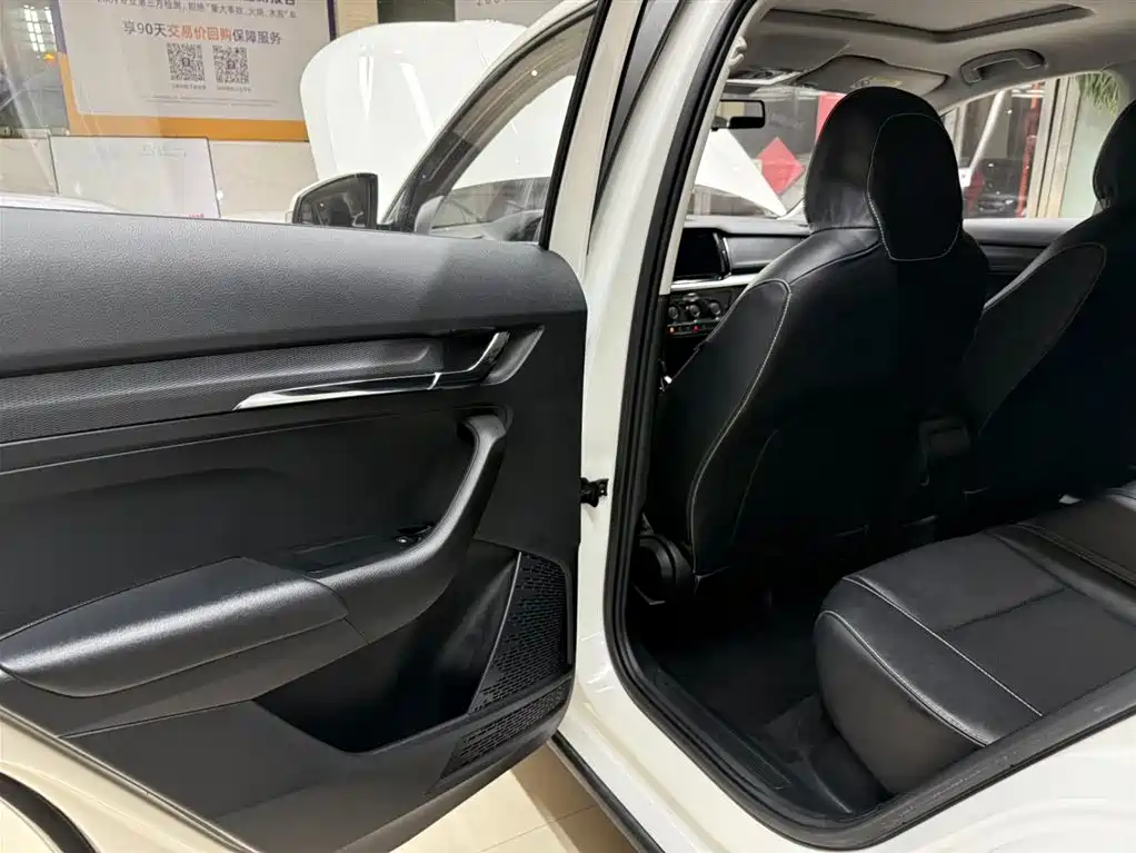 Škoda Kamiq 2022 1.5L Automatic Comfort Edition фото 17