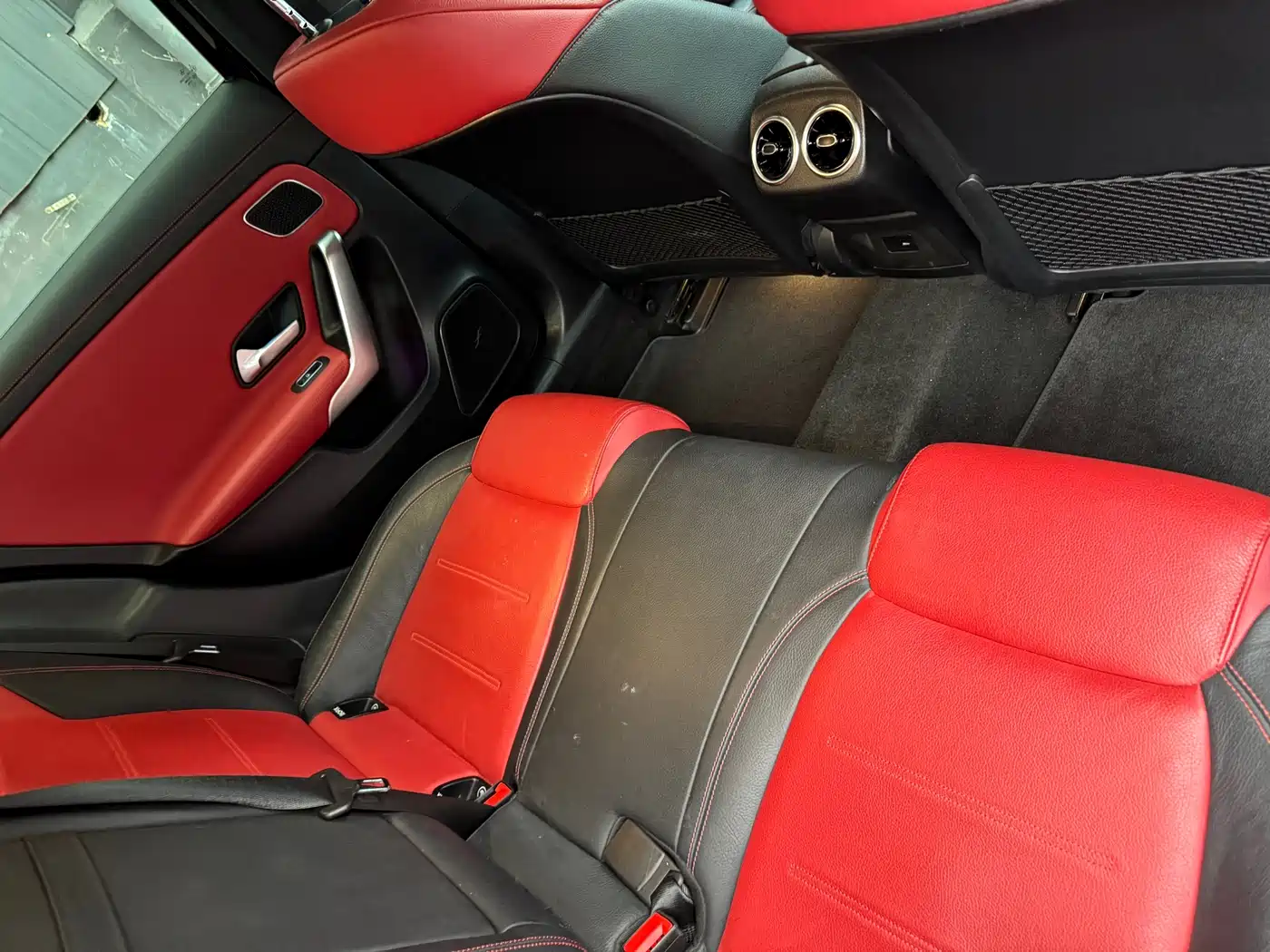 Mercedes-Benz A-Class AMG 2021 AMG A 35 L 4MATIC Blazing Night Special Edition фото 7