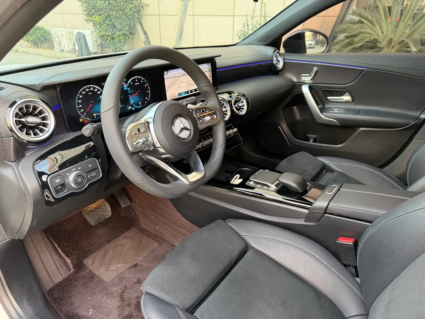 Mercedes-Benz A-Class 2024 A 200 L Fashion Edition фото 8
