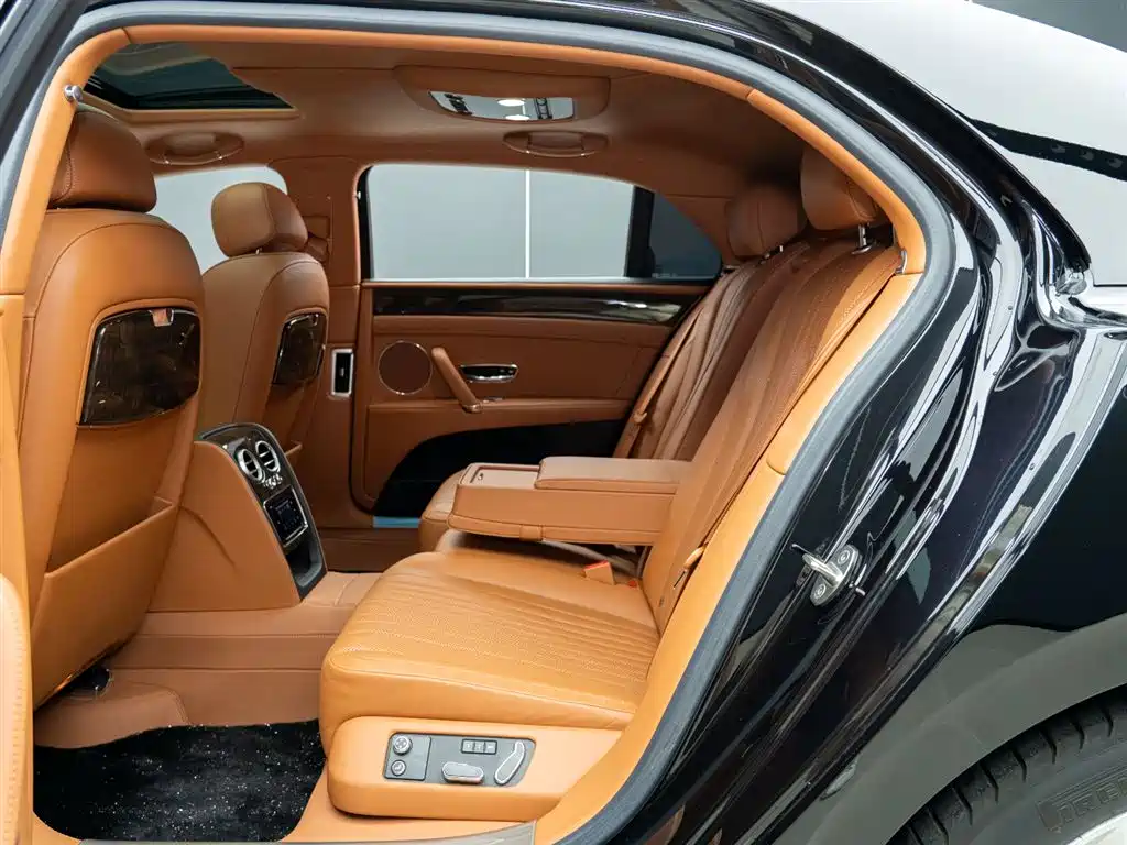 Bentley Flying Spur 2017 4.0T V8 Standard Edition фото 11