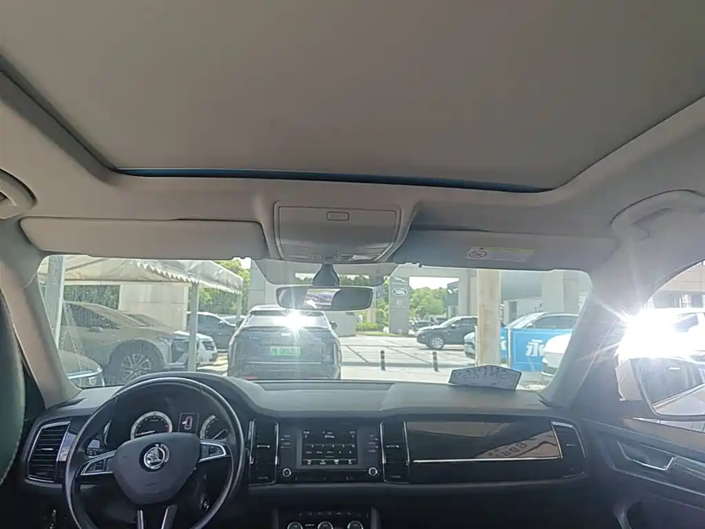 Škoda Kodiaq 2017 TSI330 7-seater 2WD Luxury Edition фото 18