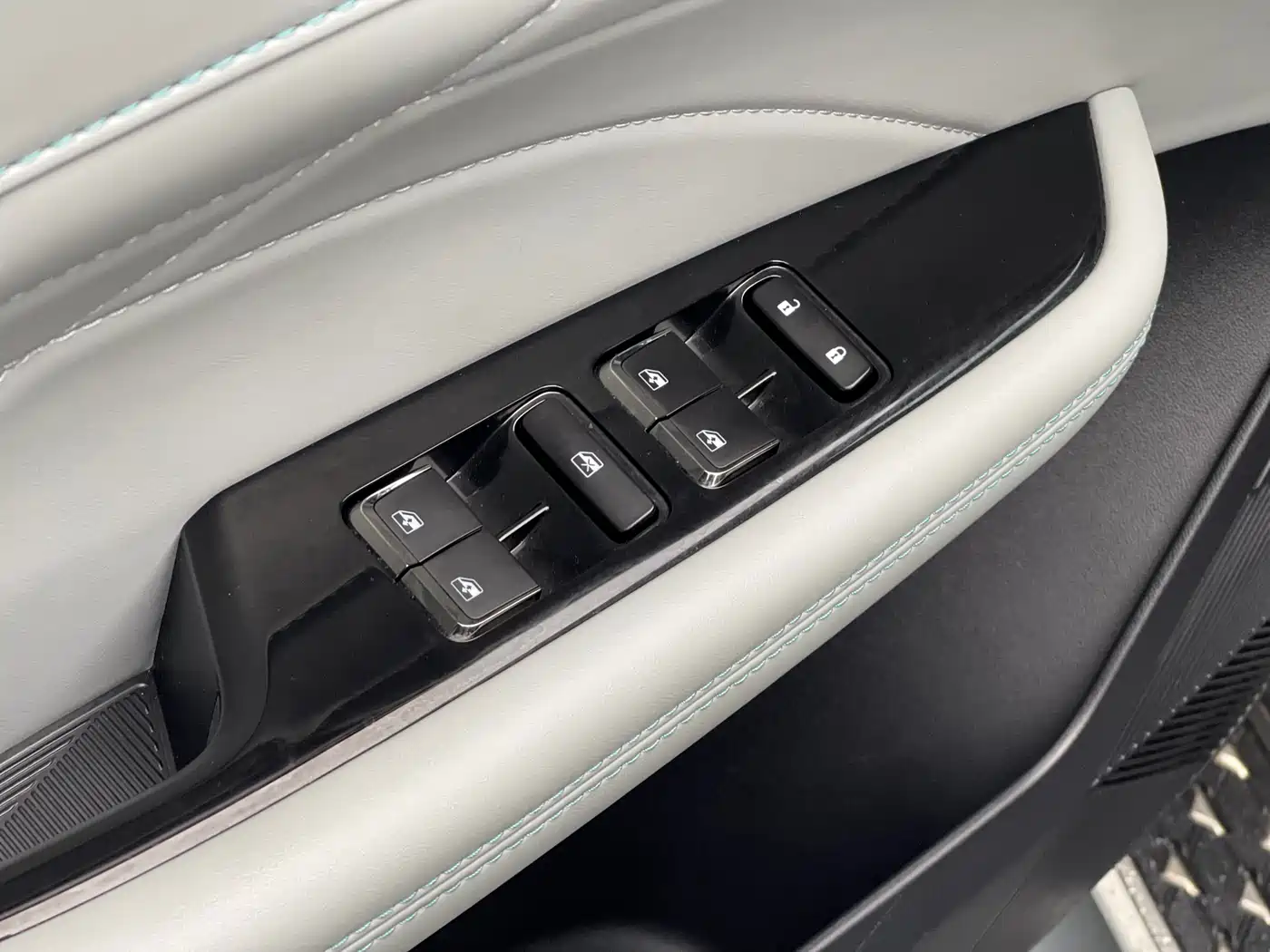 CHANGAN UNI Z NEW ENERGY