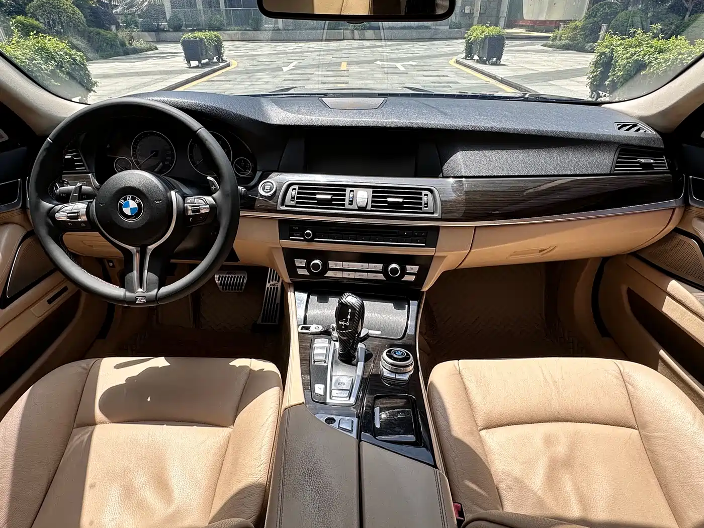 BMW 5 Series 2012 530Li Leadership фото 9