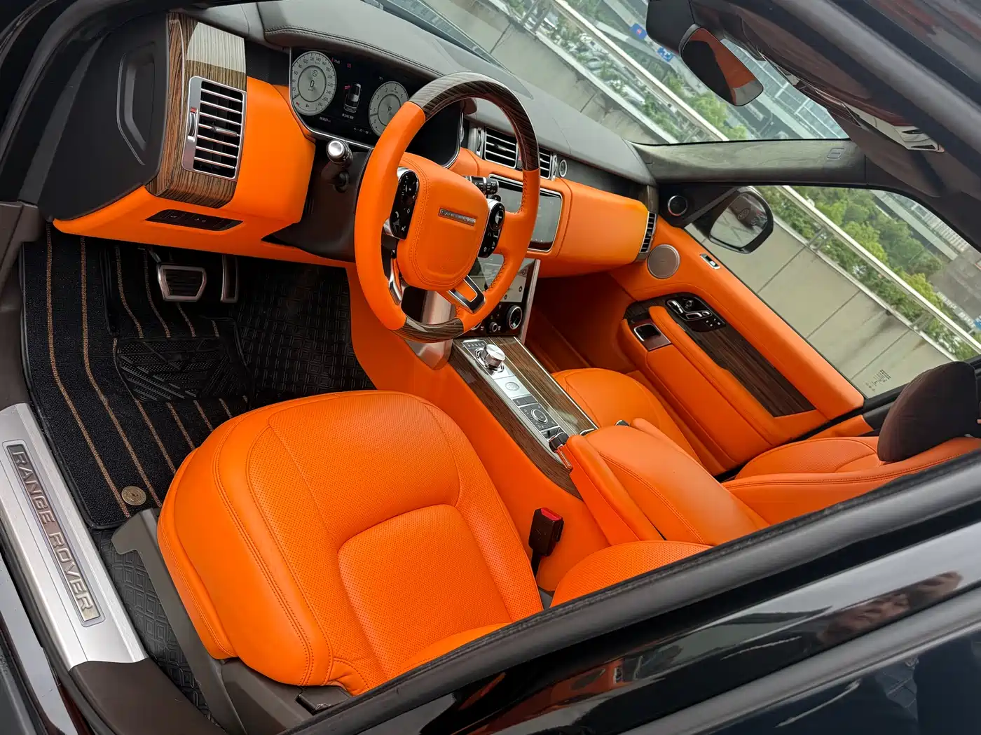 Land Rover Range Rover 2018 3.0 SC V6 Vogue Heritage Extended Edition фото 5