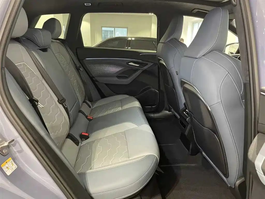 Фото 8 - Audi Q6L e-tron