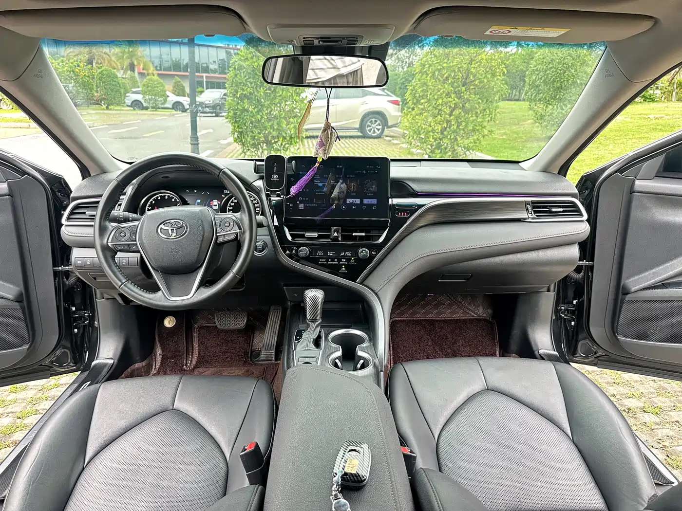 Toyota Camry 2023 2.0G Luxury Edition фото 4