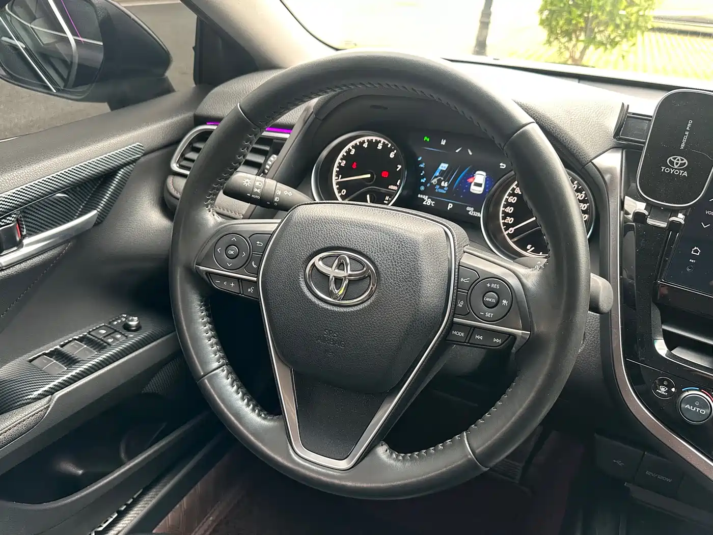 Toyota Camry 2023 2.0G Luxury Edition фото 10