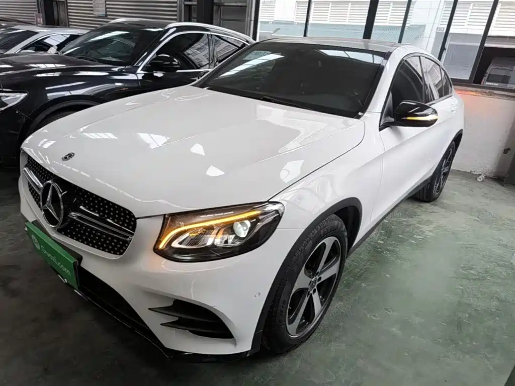 Mercedes-Benz GLC Coupe 2018 GLC 200 4MATIC Coupe SUV фото 2