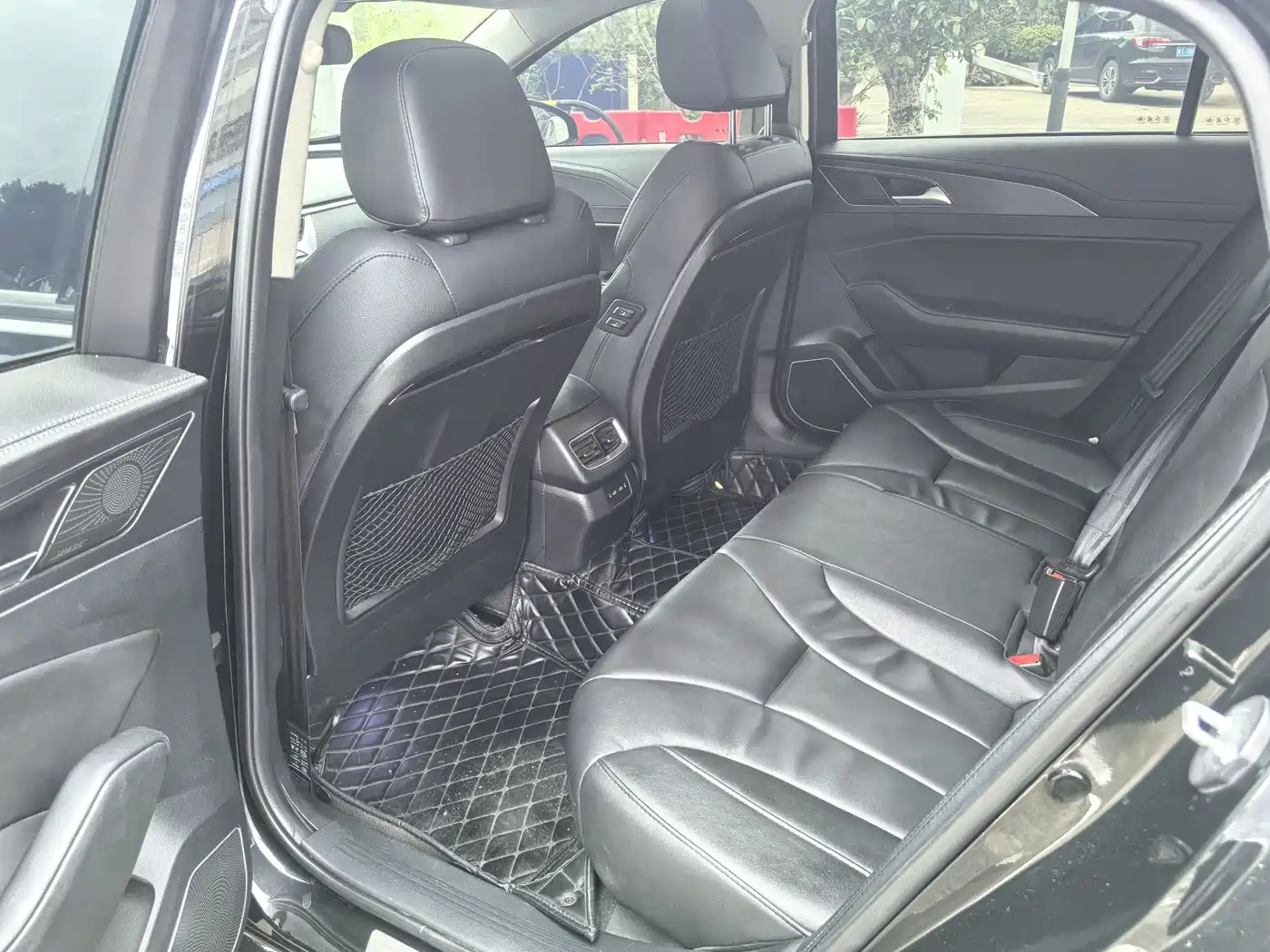 Hongqi H5 2020 1.8T Automatic Smart Connection Qi Enjoy Edition фото 12