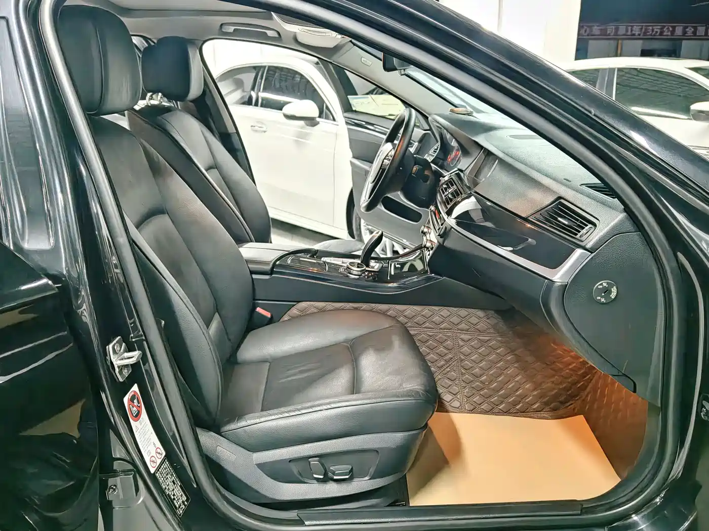 BMW 5 Series 2013 520Li Elegance фото 8