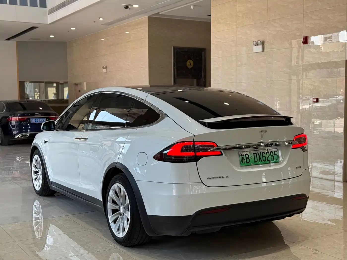 TESLA MODEL X