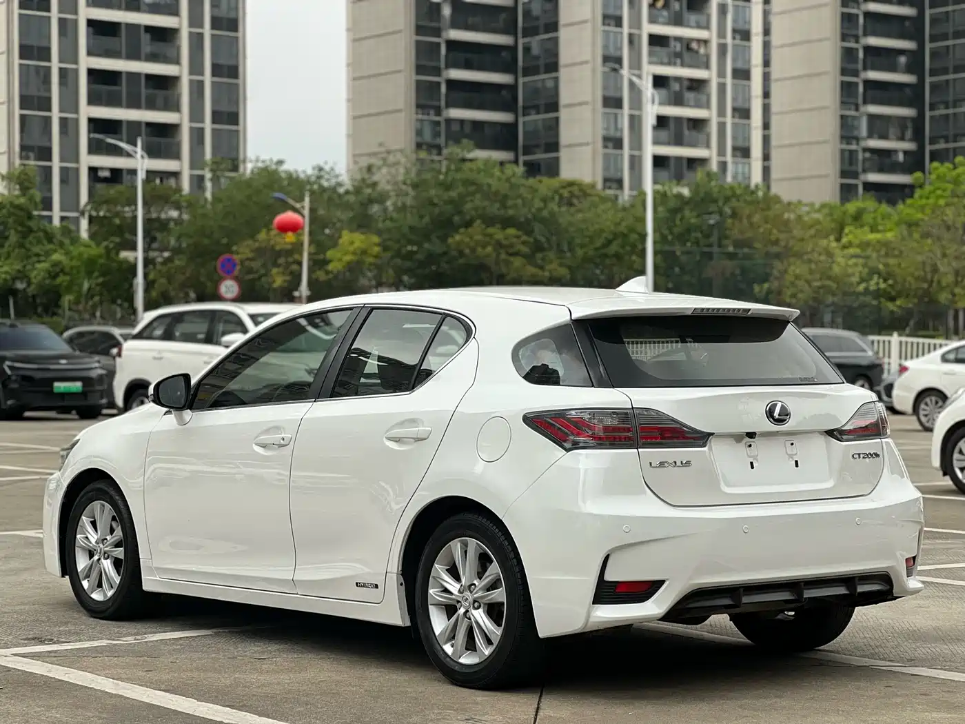Lexus CT 2014 CT200h Elite Edition Dual Tone фото 6