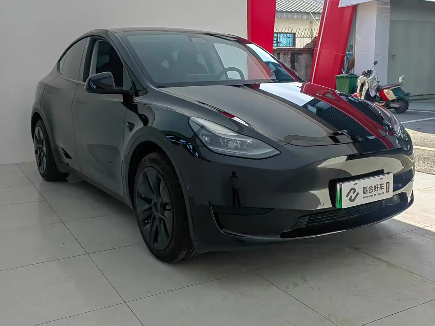 TESLA MODEL Y