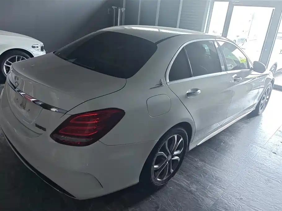 Mercedes-Benz C-Class 2017 Facelift C 180 L Dynamic Sport Edition фото 3