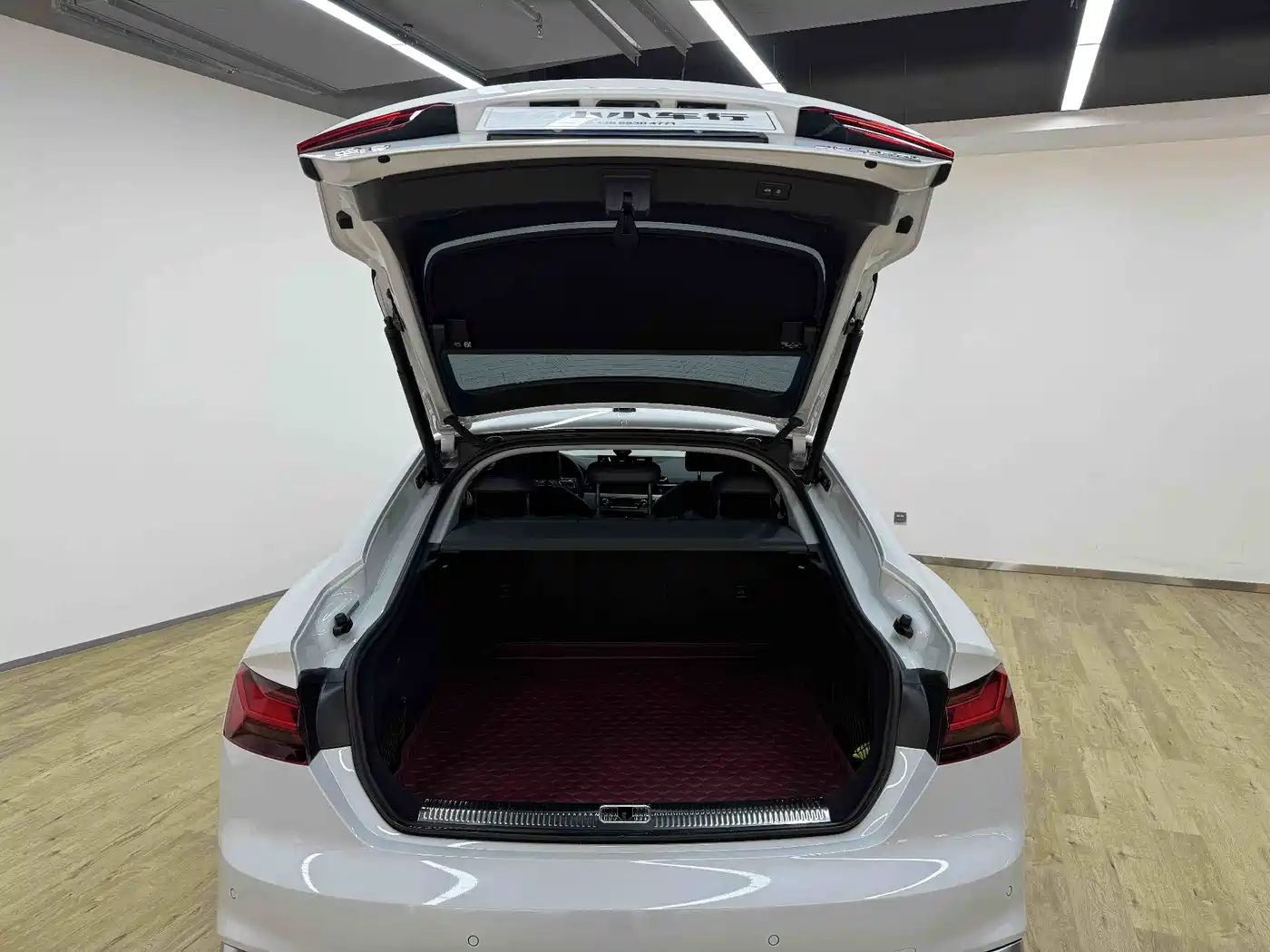 Audi A5 (Import) 2021 Sportback 40 TFSI quattro Luxury Elegance фото 2