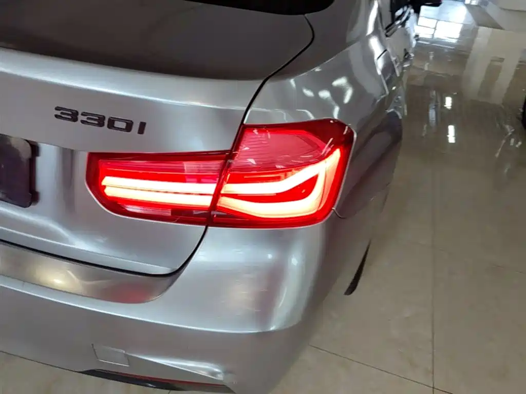 BMW 3 Series 2017 320i M Sport фото 8