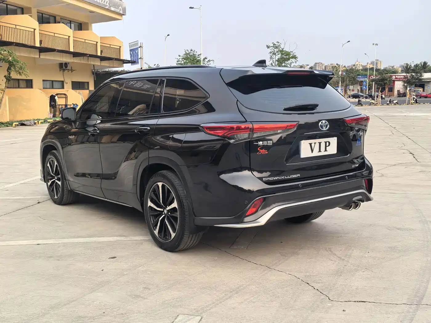 Фото 4 - Toyota Crown Kluger