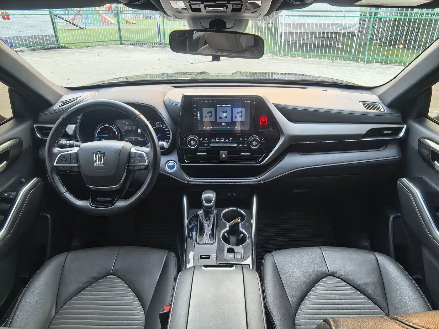 Фото 9 - Toyota Crown Kluger