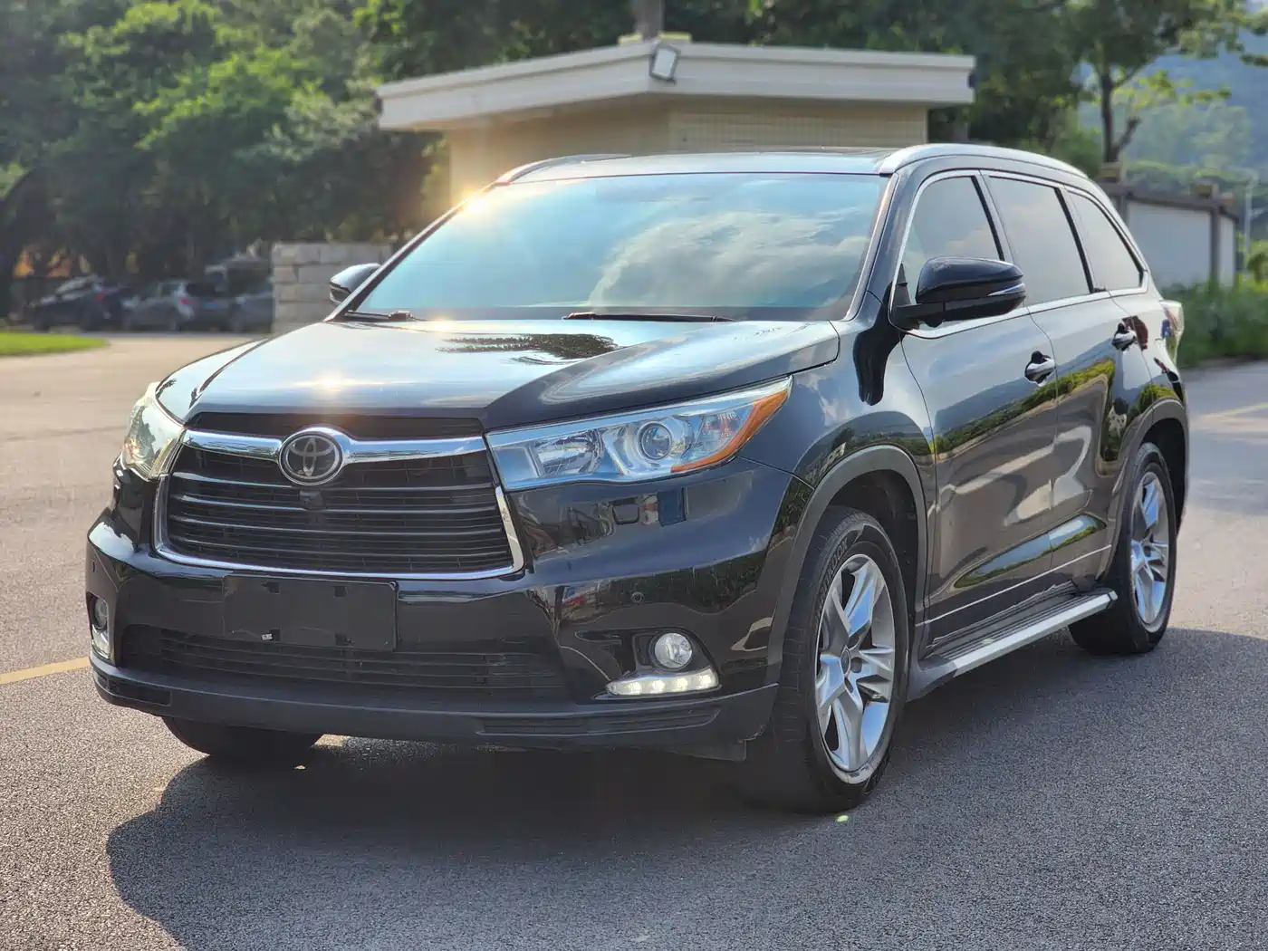 Фото 1 - Toyota Highlander