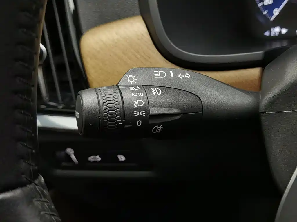 صورة 21 - Volvo S90 Plug-in Hybrid