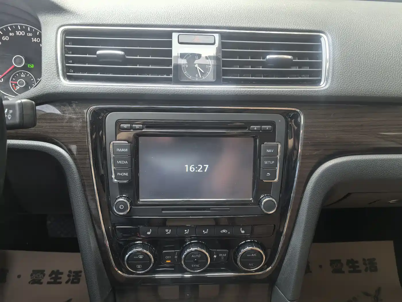Volkswagen Passat 2014 2.0TSI DSG Executive Navigation Edition фото 17