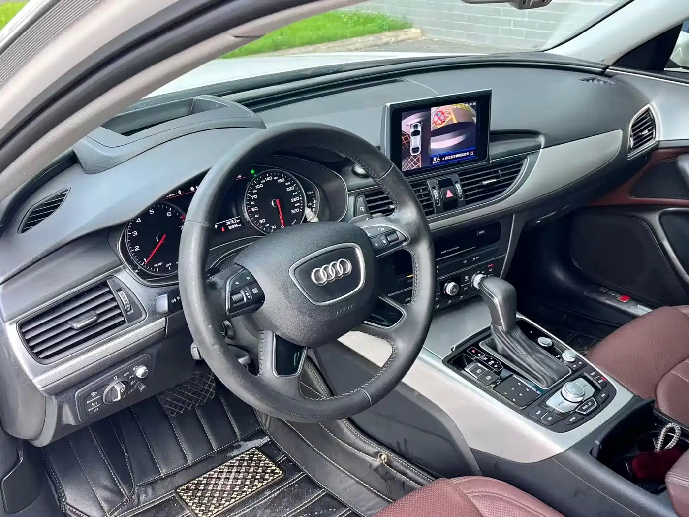 Фото 10 - Audi A6L