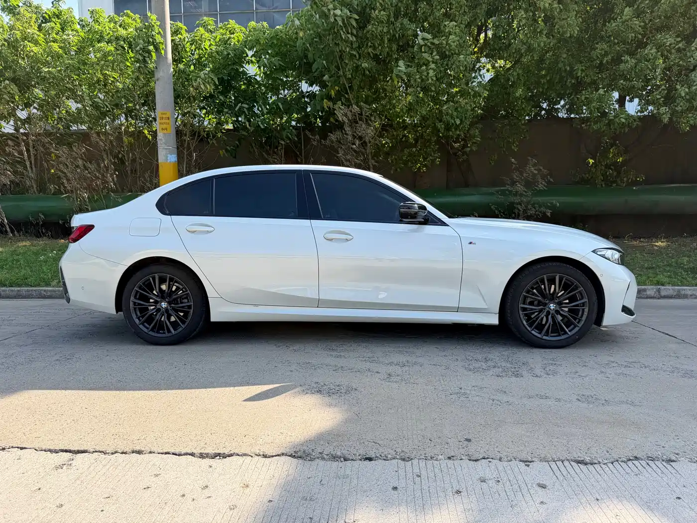 BMW 3 Series 2023 325Li M Sport Black Night Package фото 19