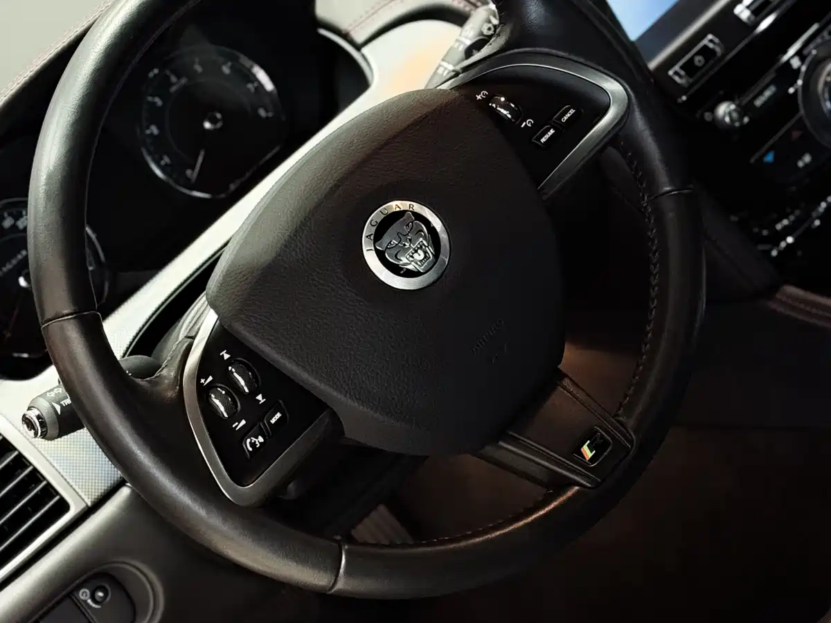 Jaguar XK 2013 XKR 5.0L Masterpiece Limited Edition Coupe фото 11