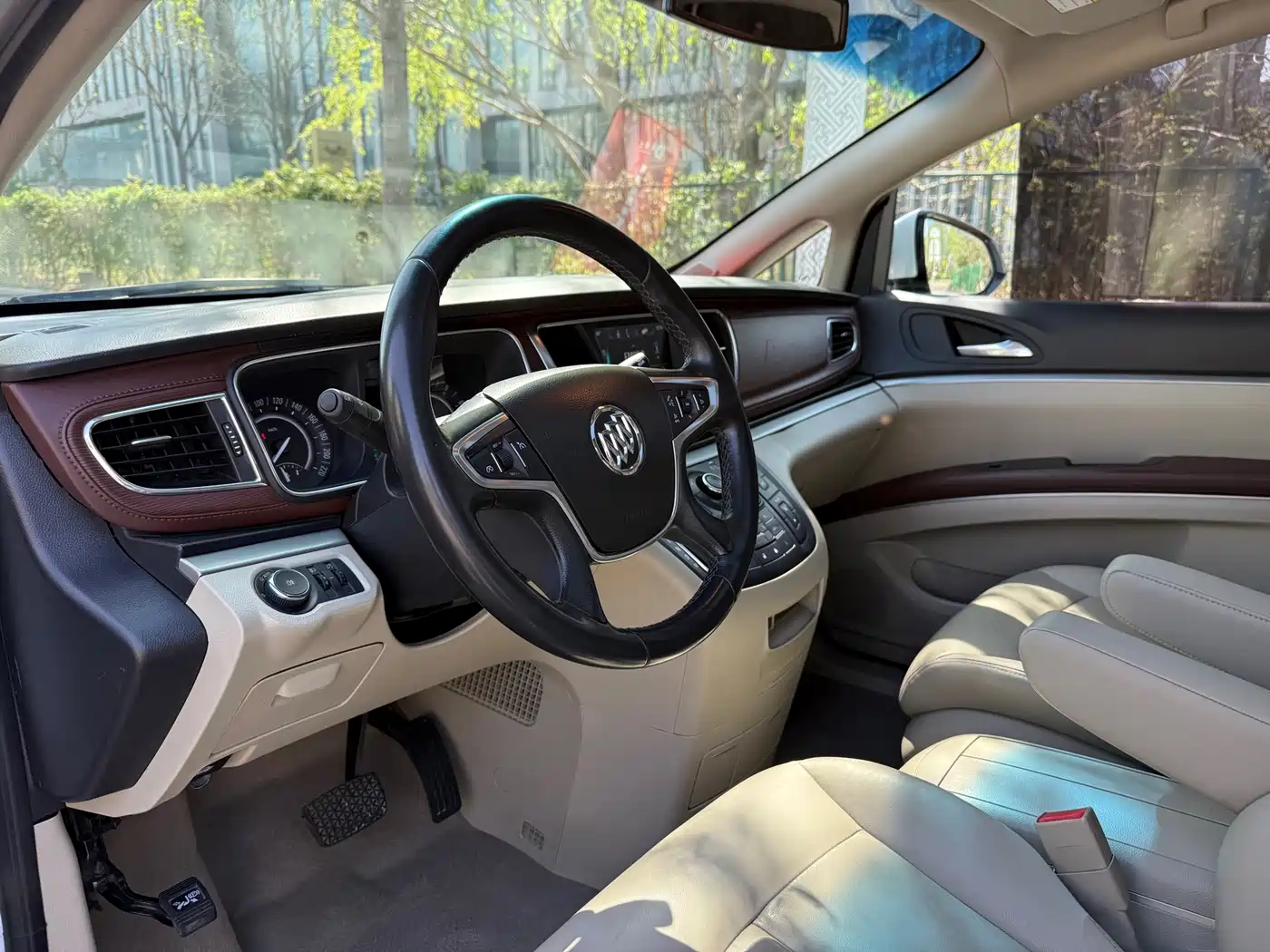 Buick GL8 2018 28T Luxury Model China VI фото 10