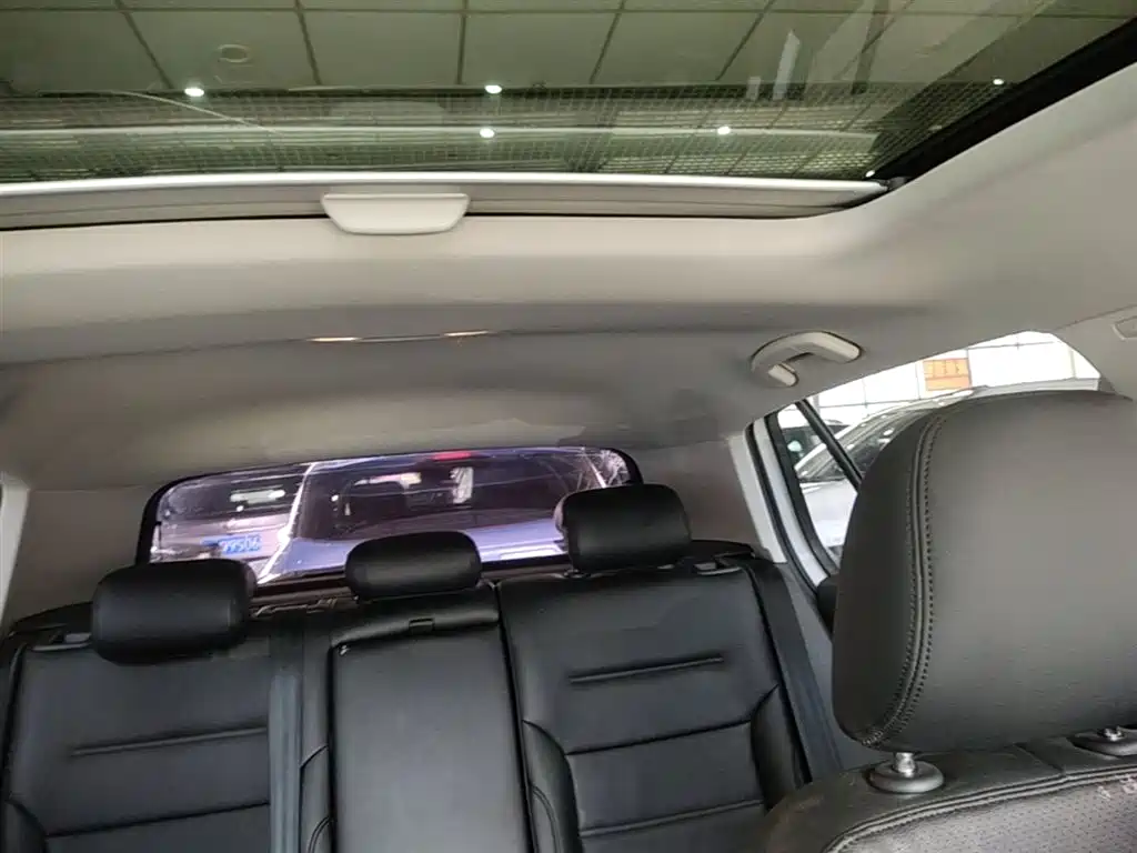Volkswagen Golf 2016 1.6L Automatic Comfort фото 18