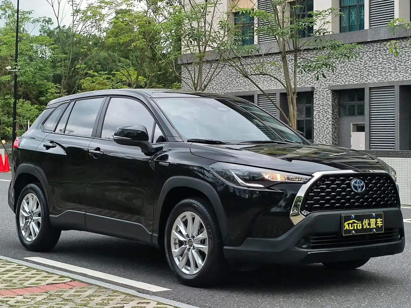Toyota Corolla Cross 2023 Hybrid 2.0L Pioneer Edition фото 10