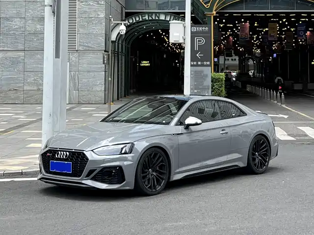 AUDI RS 5