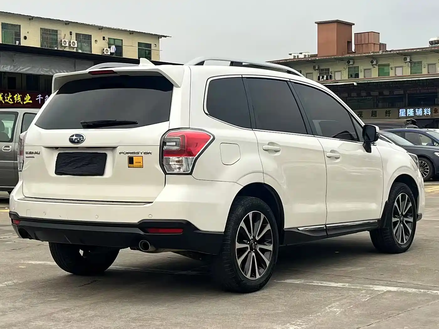 Subaru Forester 2016 2.0i Fashion Navigation Edition фото 4
