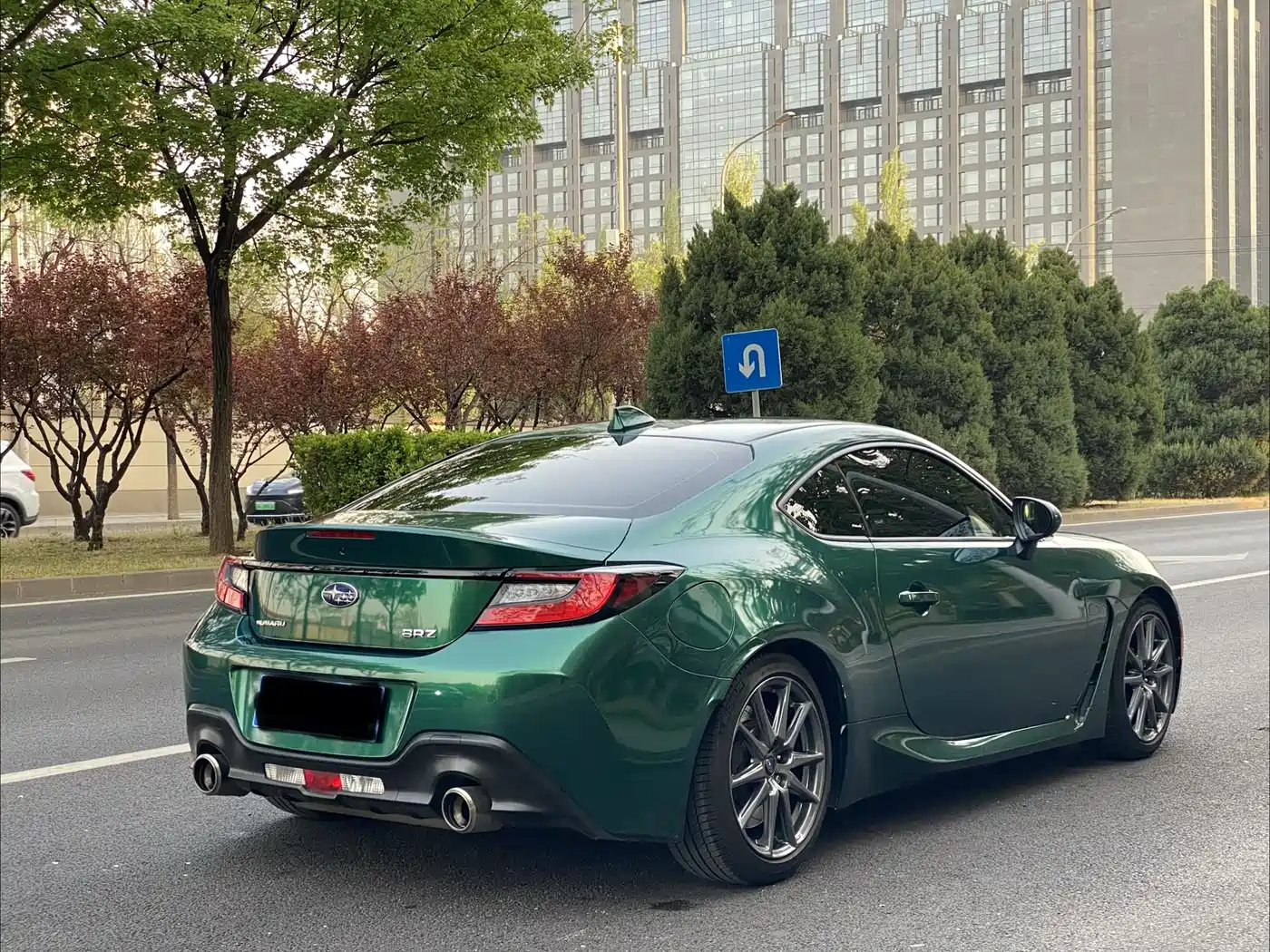 Subaru BRZ 2023 2.4L Manual 10th Anniversary Edition фото 3