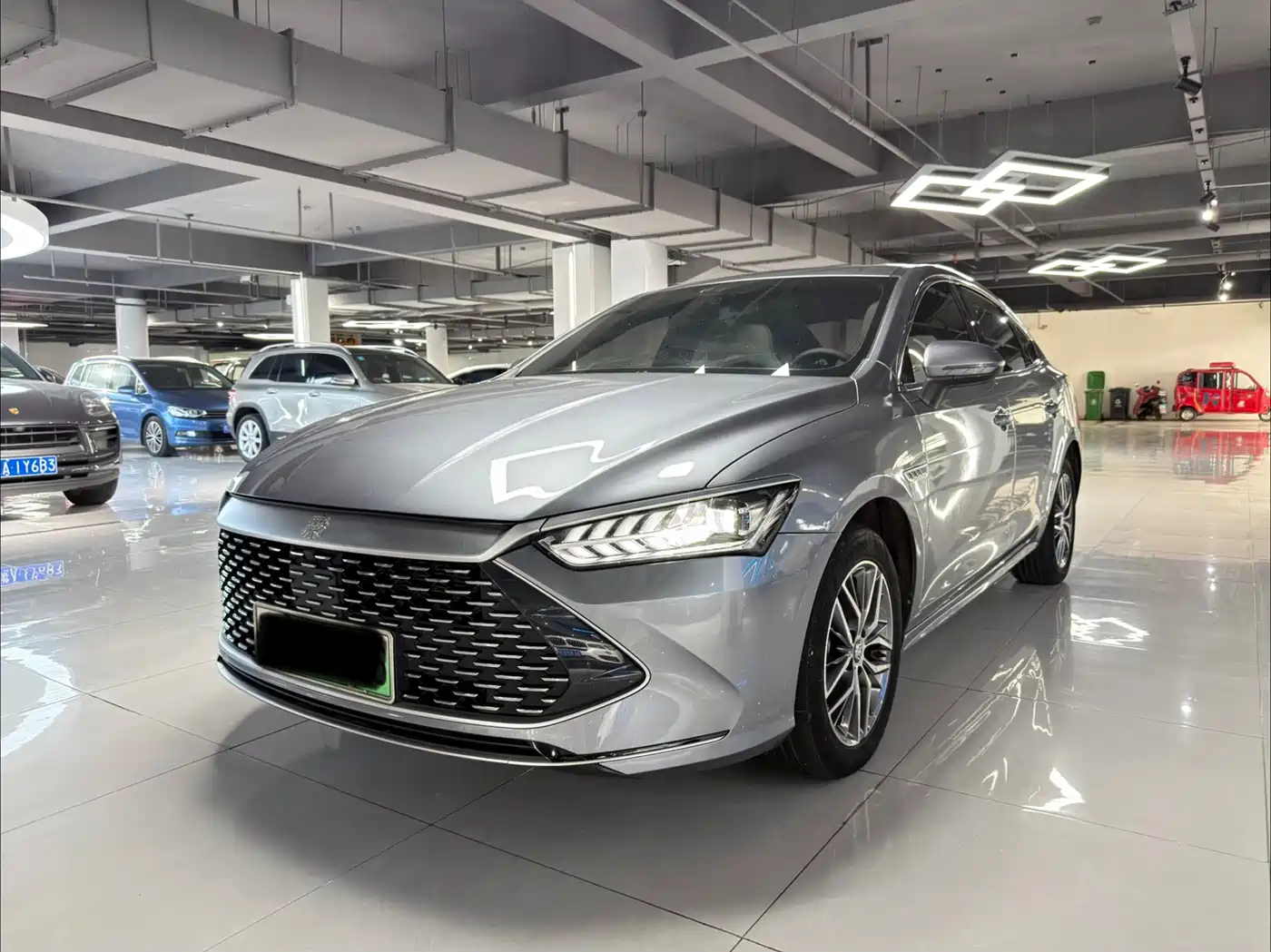 BYD Qin PLUS 2023 Champion Edition DM-i 120KM Leading Type