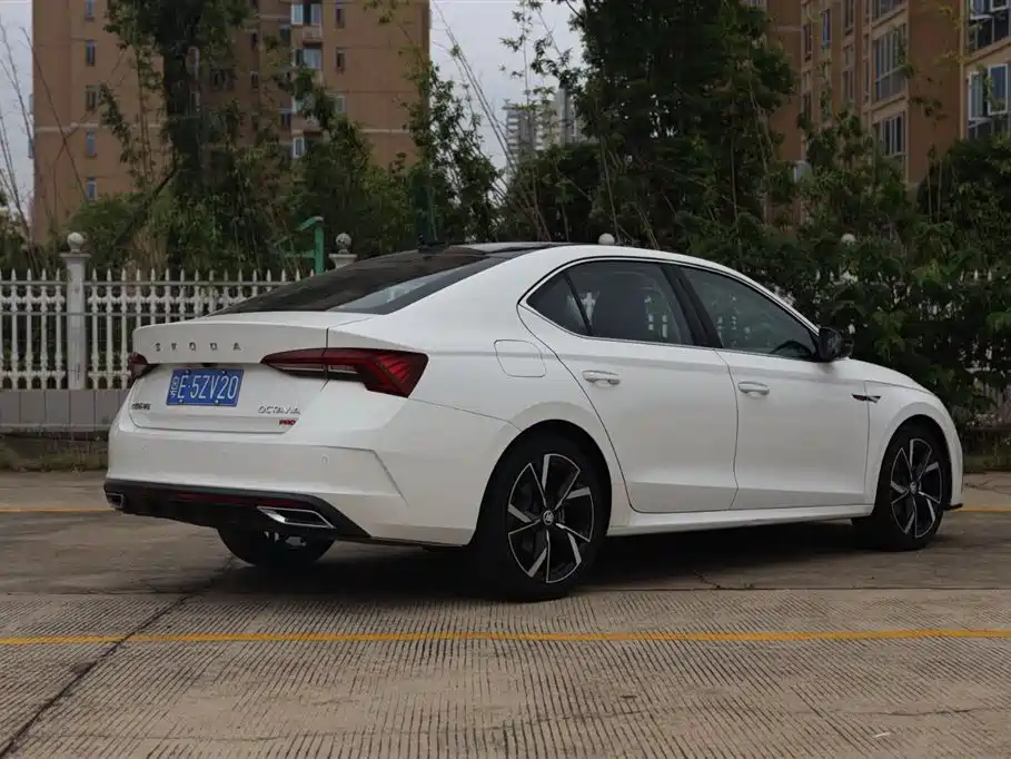 Škoda Octavia 2022 2022 PRO TSI280 Luxury Edition