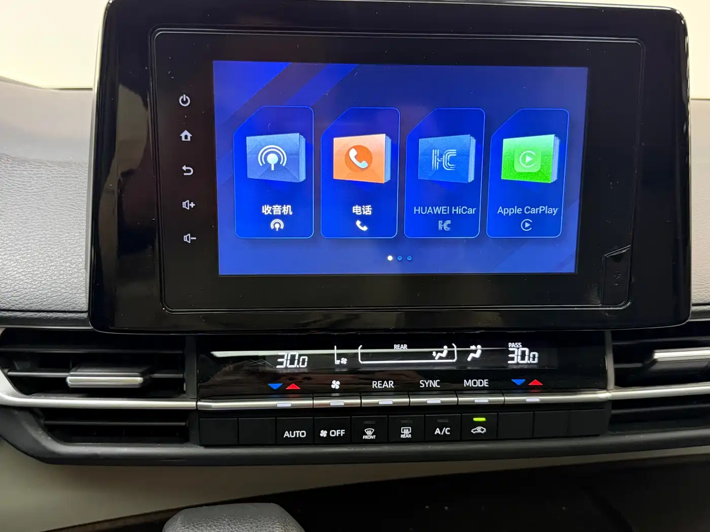 Toyota Granvia 2023 2.5L Hybrid Comfort Edition фото 7
