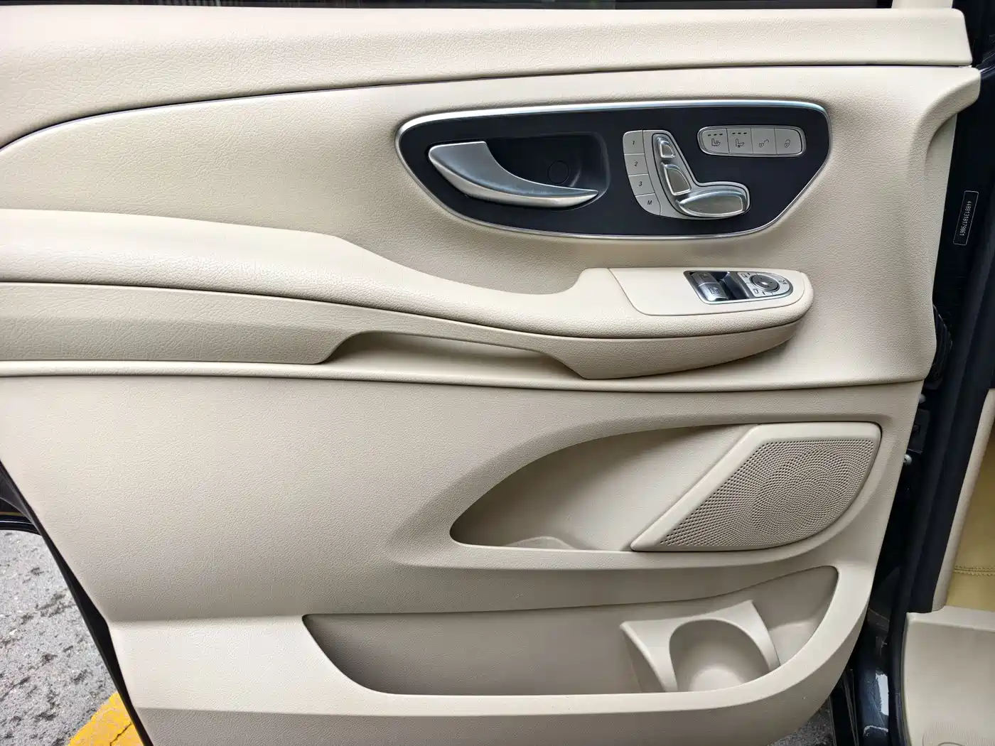 Mercedes-Benz V-Class 2022 V 260 Pilot Edition фото 27