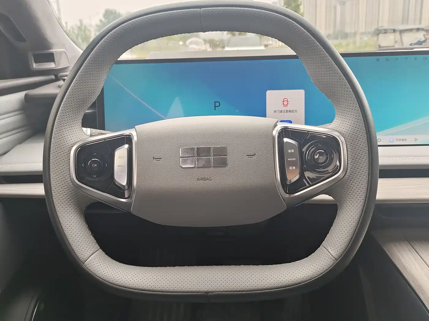 Geely Galaxy Galaxy E8 2024 665km RWD Starship Voyager Edition фото 7