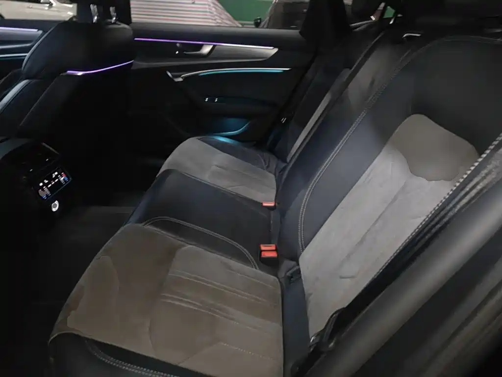 Audi A6L New Energy 2020 55 TFSI e quattro фото 17