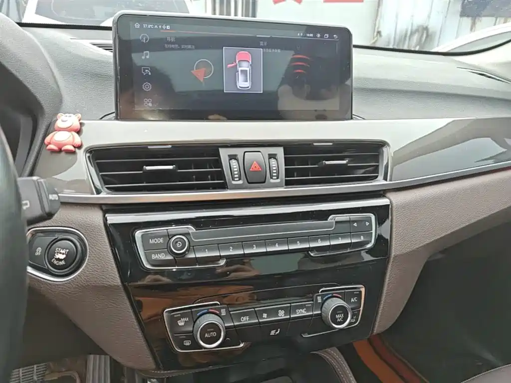 BMW X1 2018 sDrive18Li Premium Model фото 13