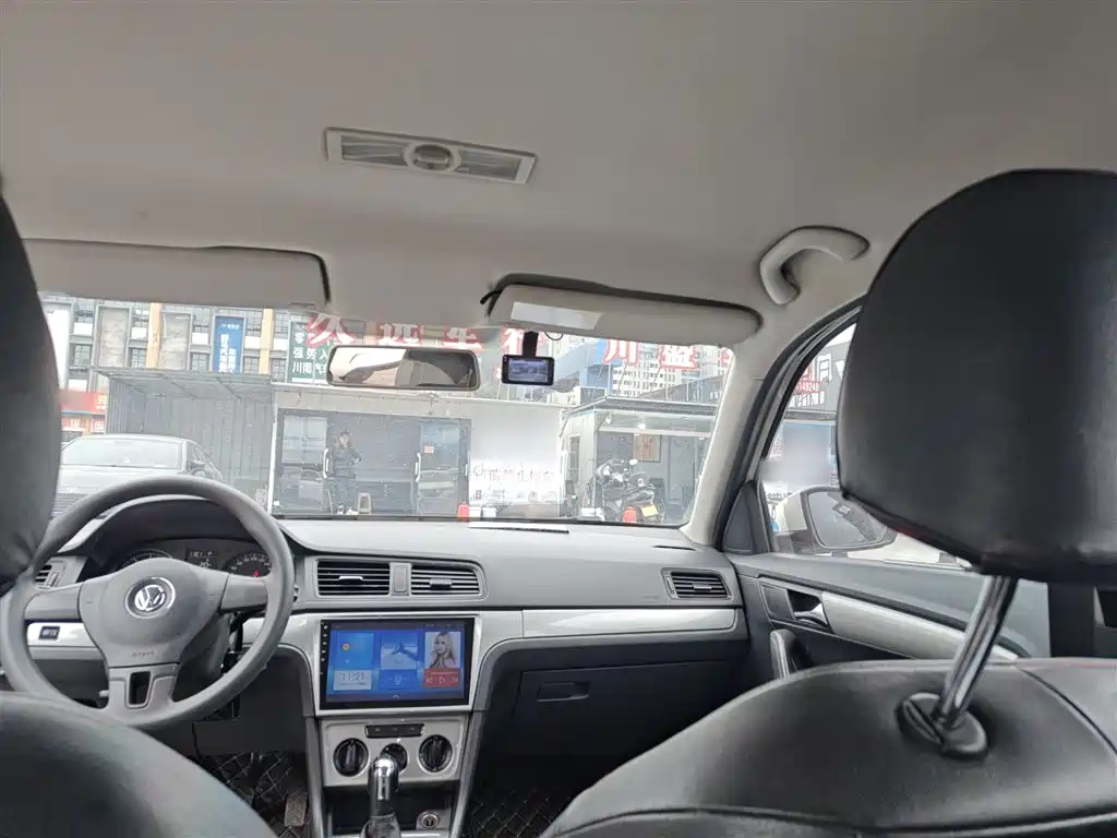 Volkswagen Lavida 2013 Facelift Classic 1.6L Automatic Trend фото 15