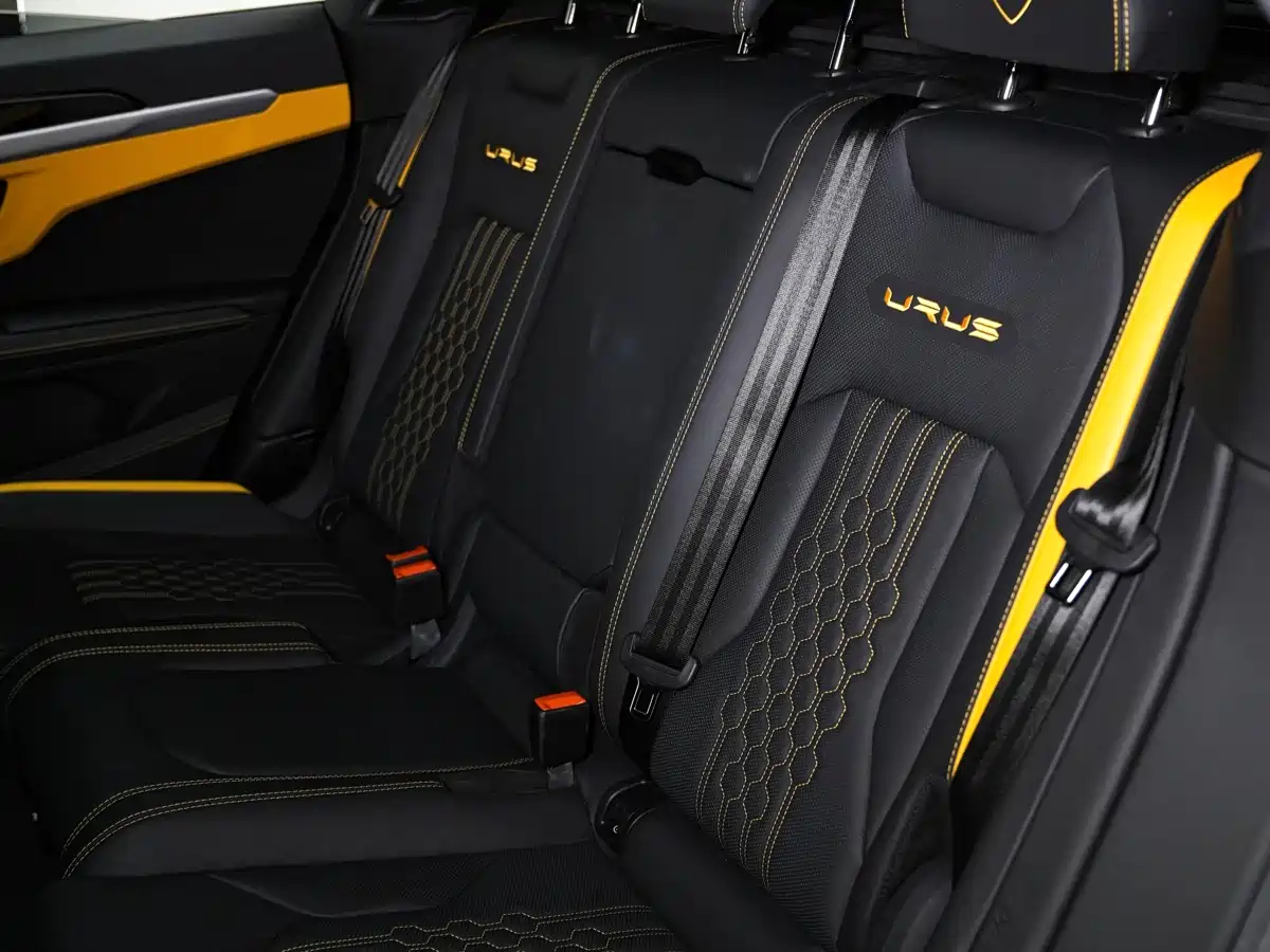 Фото 17 - Lamborghini Urus