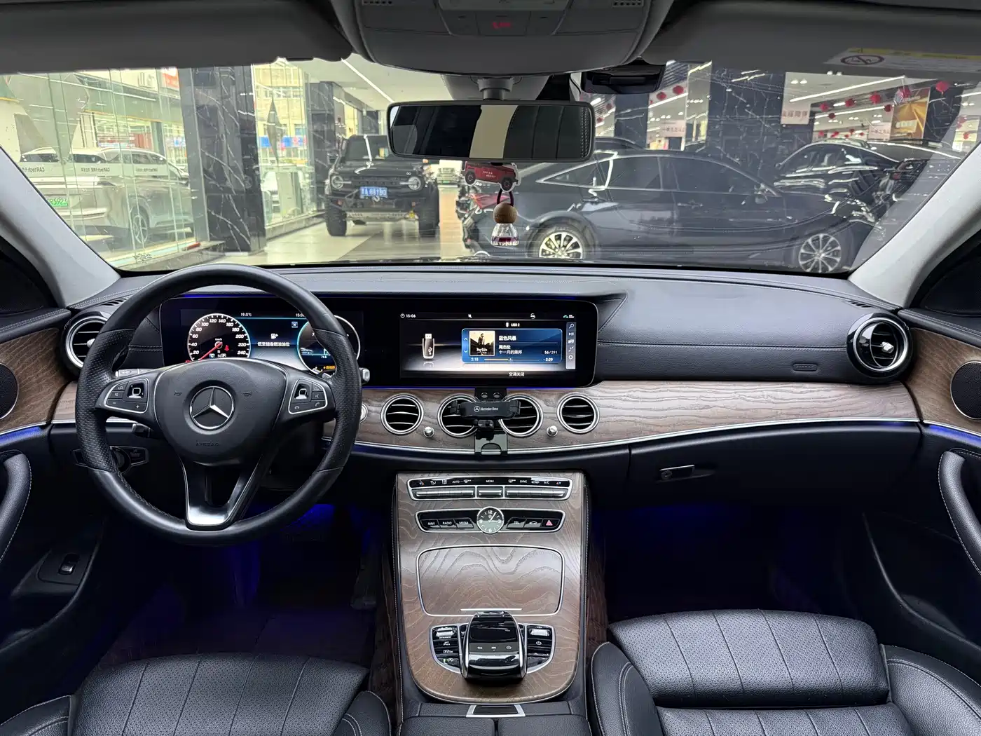 Mercedes-Benz E-Class 2018 E 200 L фото 7