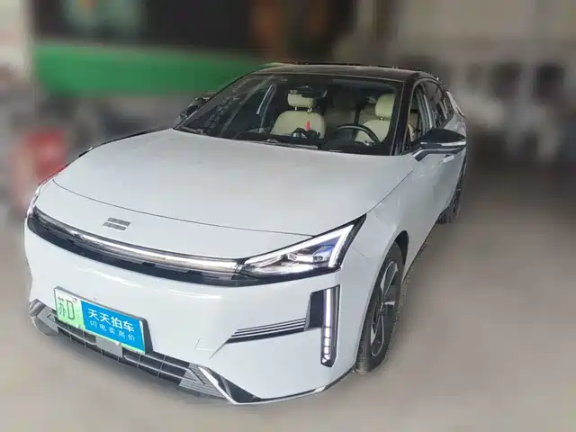 Geely Galaxy Galaxy L6 2024 125km PLUS Soaring Dragon Edition — фото 1