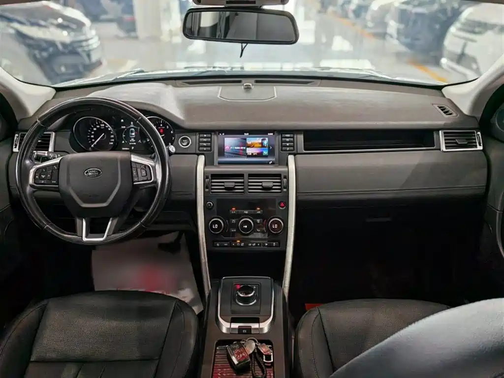 Land Rover Discovery Sport 2018 240PS SE Edition фото 8